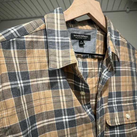Men’s Banana Republic button down - Picture 3 of 4